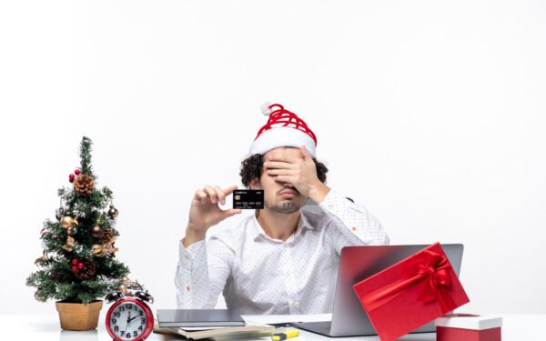 Holiday Season Credit Card Debt: How to Avoid Post-Christmas Stress